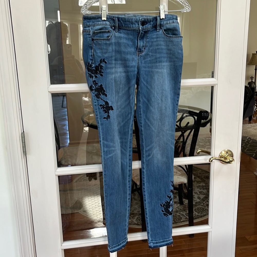 White House Black market the skinny and go blue jeans